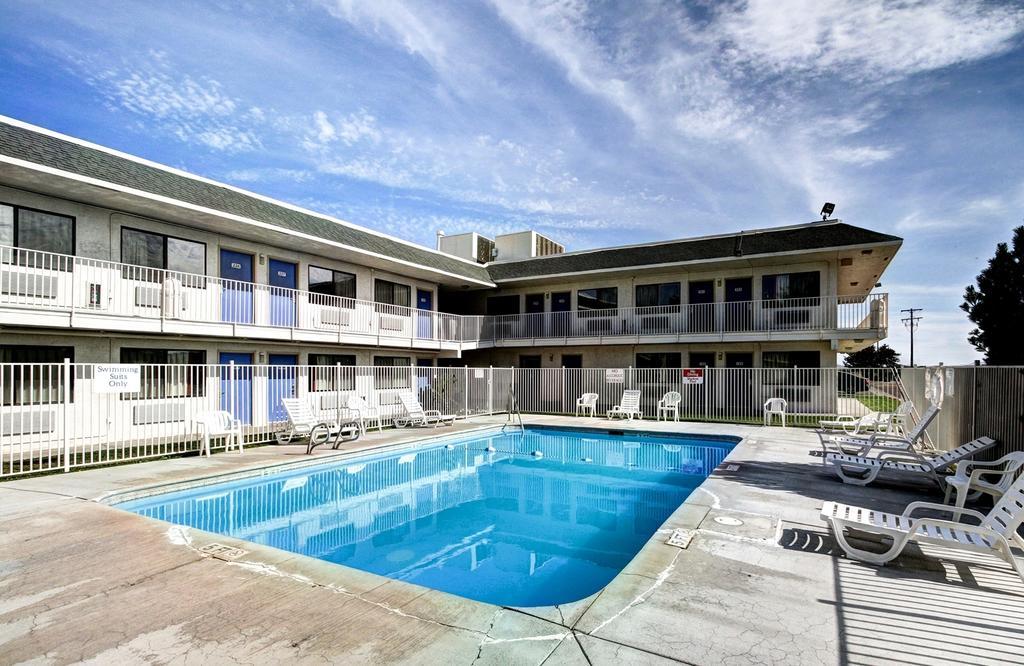 Motel 6 Wells Exterior photo